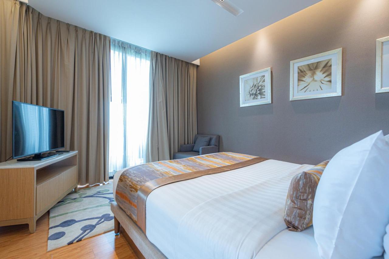 Summit Windmill Golf Suite Hotel At Suvarnabhumi Bangkok Exterior foto Deluxe Room